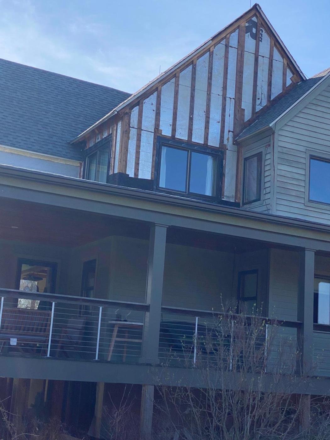Deck with cable railing by Tigre General Construction, Dutchess County NY